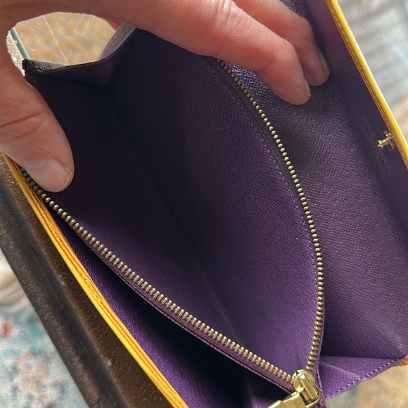 Louis Vuitton Epi Sac Triangle Tassil Purse yellow with matching wallet. - Picture 9 of 17